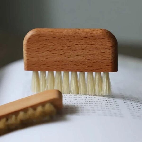Brown Wooden Nail Brush, Natural Beech Wood Bristle Nail Brush Non-Slip Fingernail Hand Scrub Brush Nails and Toes Cleaning Tools Accessories - Image 5