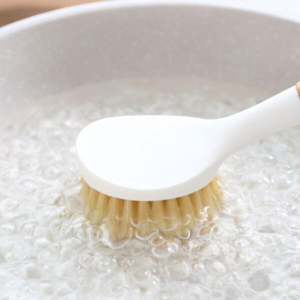 GIGAGO Efficient Kitchen Scrub Brush with Handle - Eco-Friendly Bamboo Dish Brush Set for Cleaning, Say Goodbye to Hassles! (2 Pack,White) - Image 4