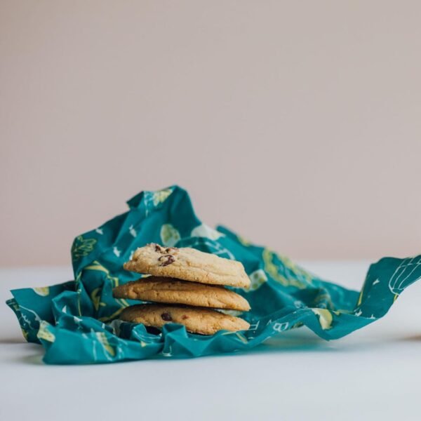 Bee's Wrap Reusable Beeswax Food Wraps Made in the USA, Eco Friendly Beeswax Wraps for Food, Sustainable Food Storage Containers, Organic Cotton Food Wraps, Assorted 3 Pack (S, M, L), Ocean - Image 6