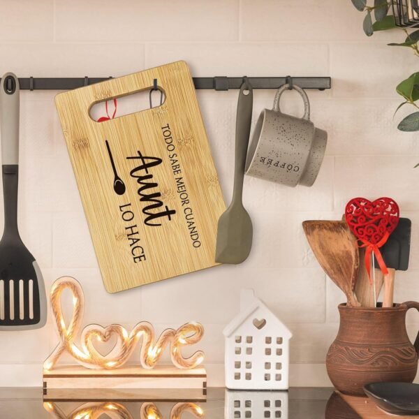 Aunt Cutting Boards for Kitchen, Aunt Gifts Bamboo Cutting Board, Todo Sabe Mejor Cuando Aunt Lo Hace Decorative Cutting Board, Aunt Gifts for Christmas, Best Aunt Gifts, Gifts for Aunt - Image 5