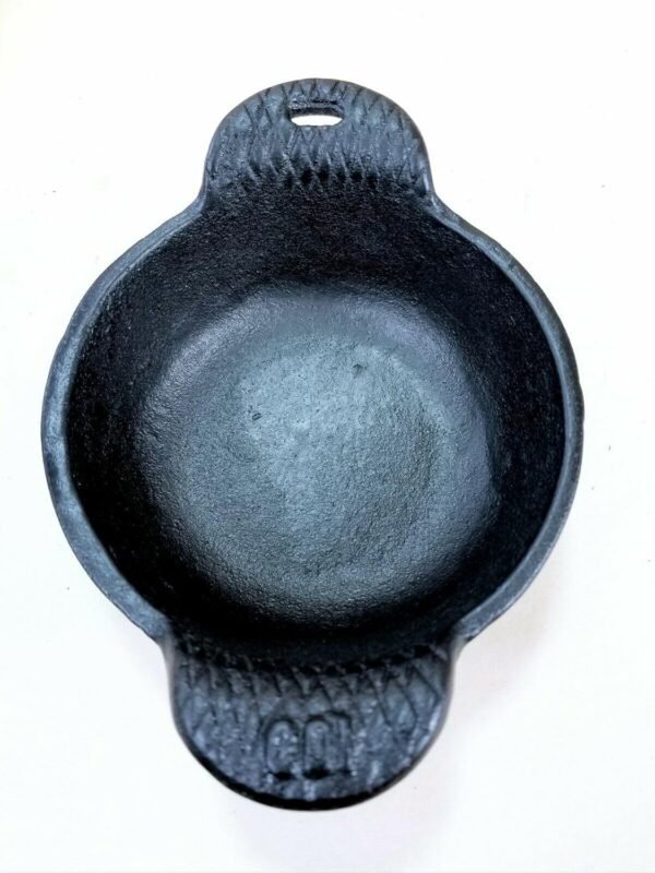 Mini Cast Iron Skillet Set of 4 – 12 Oz Capacity - Image 8