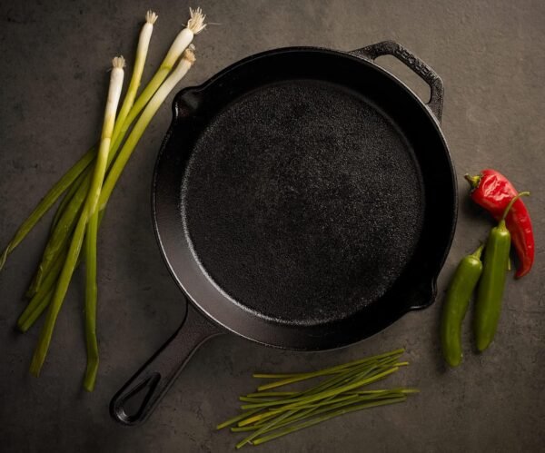 Mercer Culinary Pre-Seasoned Cast Iron Skillet, 10.25-Inch - Image 7