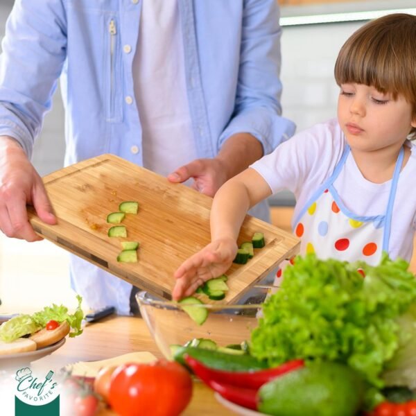 CHEF'S FAVORITE Bamboo Cutting Board Set of 3 - Pre-Oiled Chopping Board with Built-In Handles - Large, Medium, Small Boards - Double-Sided Kitchen Cutting Board - Juice Grooves for Mess-Free Cutting - Image 4