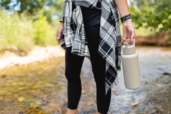 Simple Modern Water Bottle with Straw and Chug Lid Vacuum Insulated Stainless Steel Metal Thermos Bottles | Reusable Leak Proof BPA-Free Flask for Gym, Sports| Summit Collection | 32oz, Moonlight - Image 5