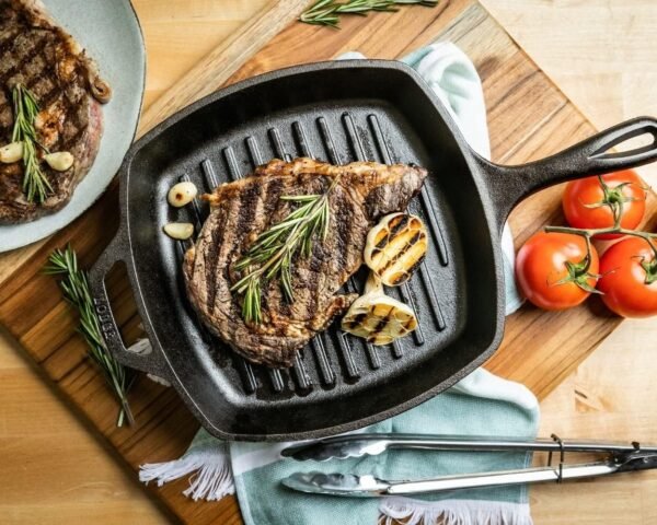 Lodge L8SGP3 Cast Iron Square Grill Pan, Pre-Seasoned, 10.5-inch - Image 2