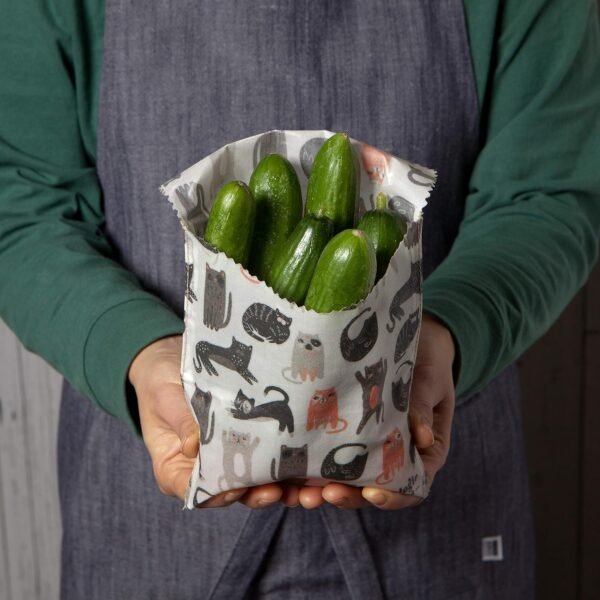 Ecologie by Danica Reusable Beeswax Sandwich Bag Cats, Reusable Food Storage Wrap, W6.5 x L6.5", Set of 2 - Image 5